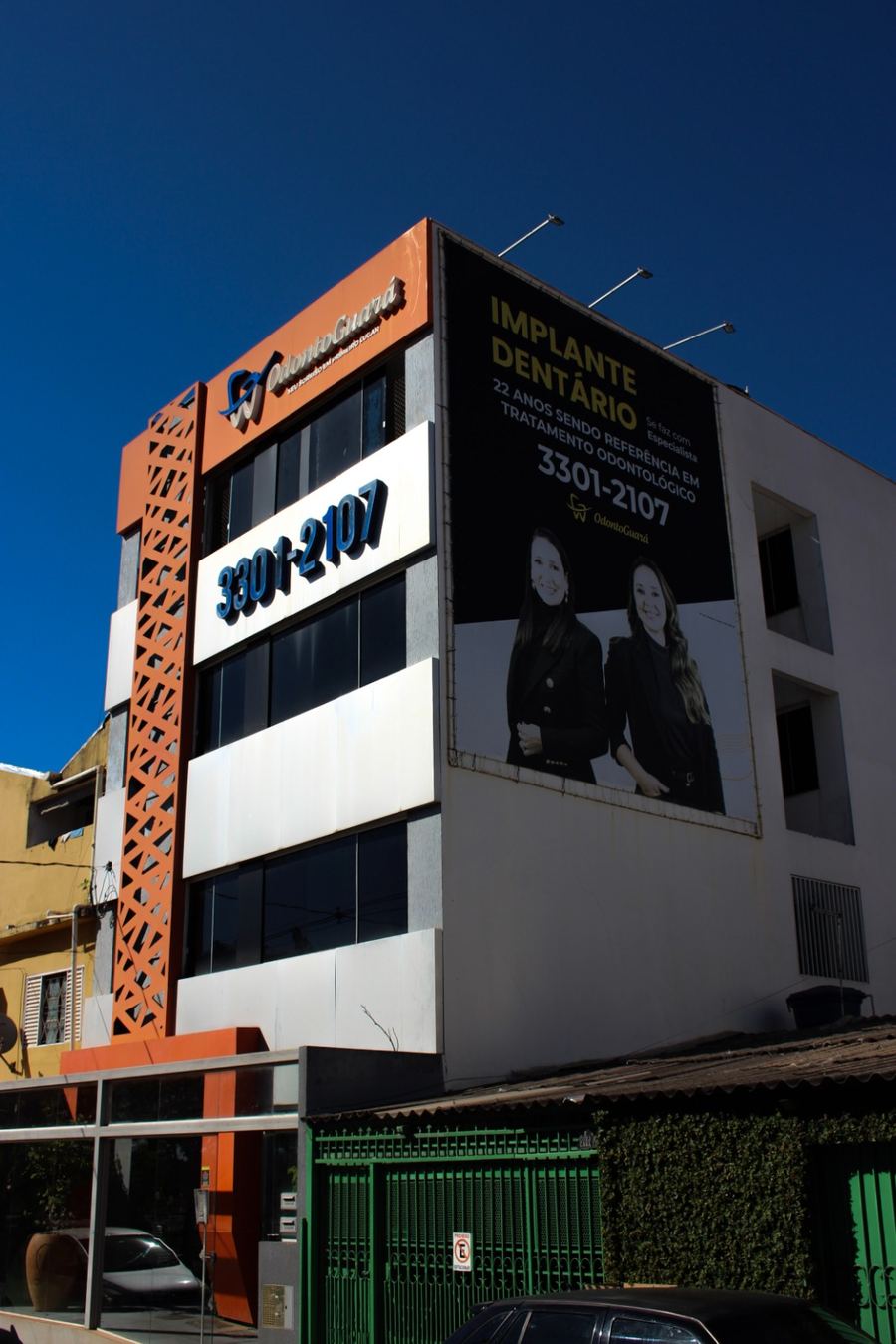 Fachada da clínica OdontoGuará